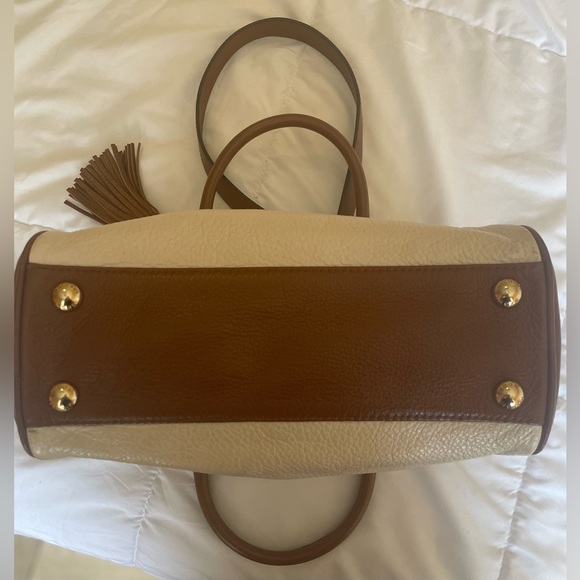 Michael Kors Bags with Shoulder Strap. - Picture 10 of 10